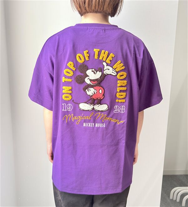 BELLUNA（ベルーナ）の「＜Ｄｉｓｎｅｙ＞【ミッキー】バックサガラ刺しゅうワイドシルエットＴシャツ（Tシャツ）」｜詳細画像