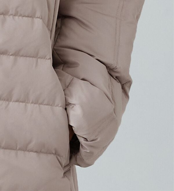 BELLUNA（ベルーナ）の「フレンチダウン使い細見えキルト切替ロングコート（ロングコート）」｜詳細画像