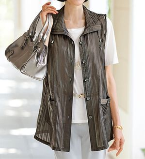 BELLUNA（ベルーナ）の「透け感が涼やか見え！綿混シャドーストライプ素材ベスト（ベスト）」｜ブラウン