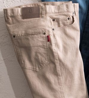 「＜コムルヴァン・オム＞涼感麻入りカラージーンズ（メンズデニムパンツ）」｜ベージュ