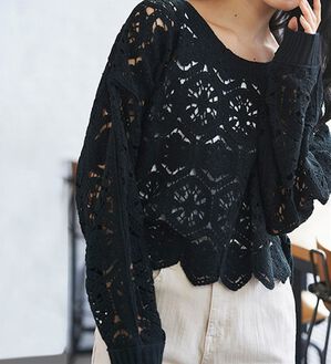 RANAN（ラナン）の「かぎ針風ショート丈プルオーバー（ニット・セーター）」｜ブラック