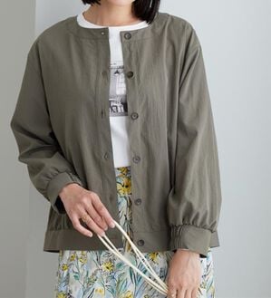 BELLUNA（ベルーナ）の「ビンテージ調ボタンデザインブルゾン（その他ジャケット）」｜カーキ