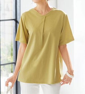 LAVIENNE（ラヴィエンヌ）の「すっきり細見えフロントタックＴシャツ（Tシャツ）」｜マスタード