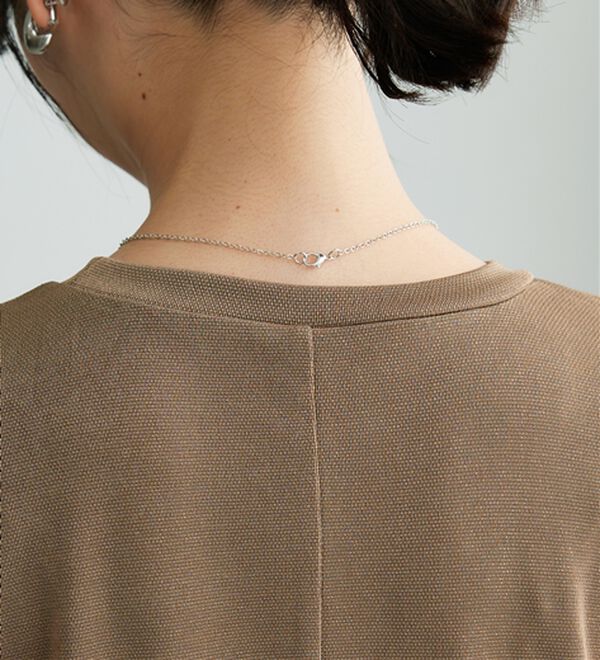 BELLUNA（ベルーナ）の「【2点セット】ネックレス付シャイニーかのこプルオーバー（カットソー）」｜詳細画像