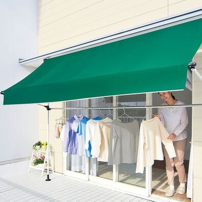 「物干し竿付つっぱり日よけスクリーン（エクステリア・屋外器具）」