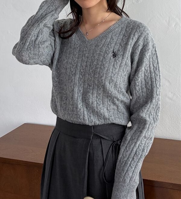 RANAN（ラナン）の「＜U.S.POLO ASSN.＞ワンポイントケーブルVネックニット（ニット・セーター）」｜詳細画像