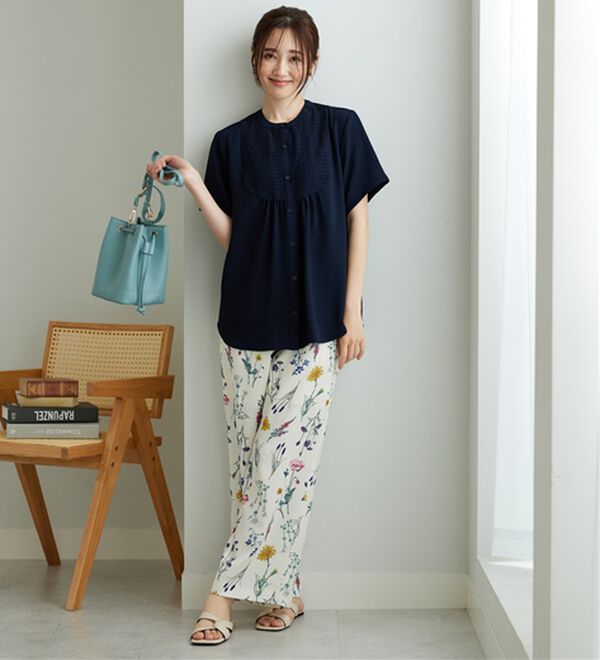 BELLUNA（ベルーナ）の「【2つの機能付き】お手入れ楽々！レース使いシャツチュニック（ブラウス）」｜詳細画像