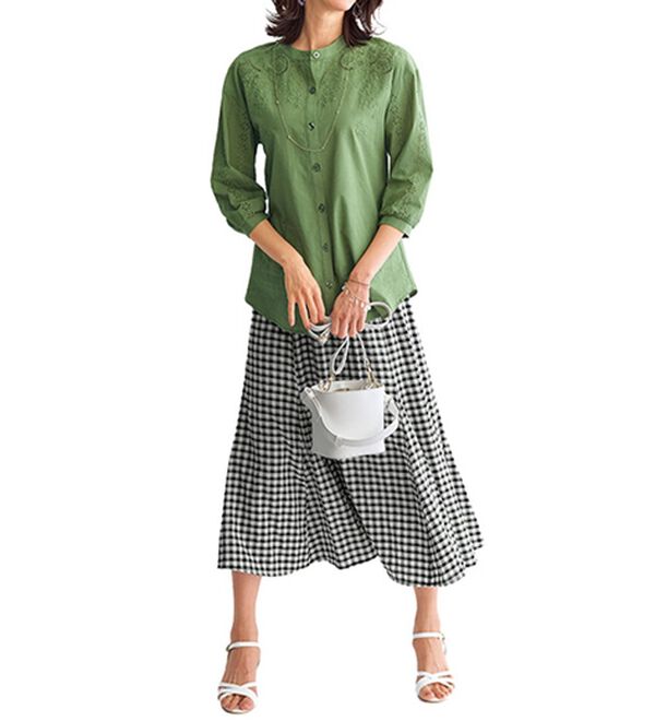 BELLUNA（ベルーナ）の「上品花柄刺しゅうブラウス（ブラウス）」｜詳細画像