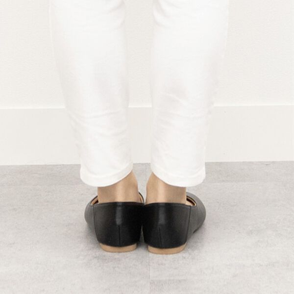 BELLUNA（ベルーナ）の「美ラインカッティングチラリ花柄パンプス（パンプス）」｜詳細画像