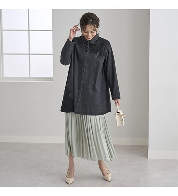 BELLUNA（ベルーナ）の「花柄レース切替デニム素材ブラウス（チュニック）」｜詳細画像