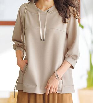 BELLUNA（ベルーナ）の「とろみ素材ワイドネックプルオーバー（カットソー）」｜詳細画像