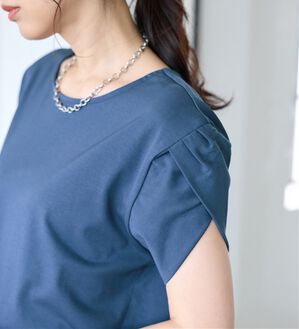 BELLUNA（ベルーナ）の「華奢見せ！後ろ美人デザインプルオーバー（カットソー）」｜詳細画像