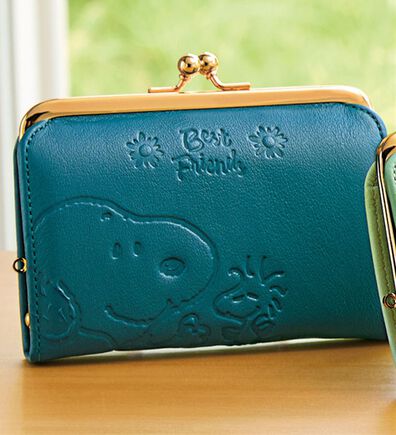 BELLUNA（ベルーナ）の「＜スヌーピー＞牛革がま口ミドル財布（財布・パスケース）」