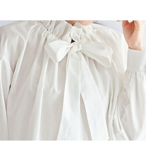 BELLUNA（ベルーナ）の「顔が華やぐギャザーリボンデザインブラウス（ブラウス）」｜詳細画像