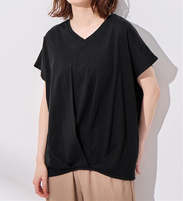 Viola e Viola（ヴィオラ エ ヴィオラ）の「綿１００％ゆったり裾タックＴシャツ（Tシャツ）」｜ブラック