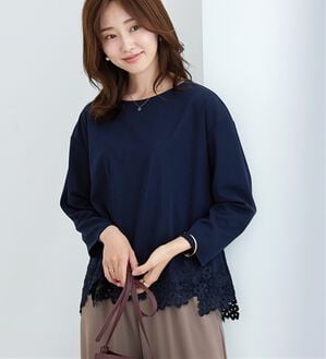 BELLUNA（ベルーナ）の「一枚で華やぐ裾レースプルオーバー（カットソー）」｜ネイビー