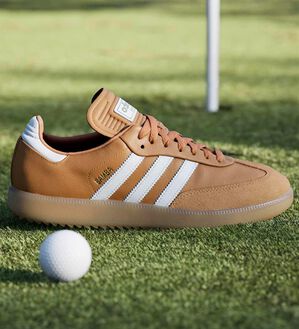 「＜ａｄｉｄａｓ＞サンバゴルフ（メンズウォーキングシューズ）」｜ラスティックオレンジ