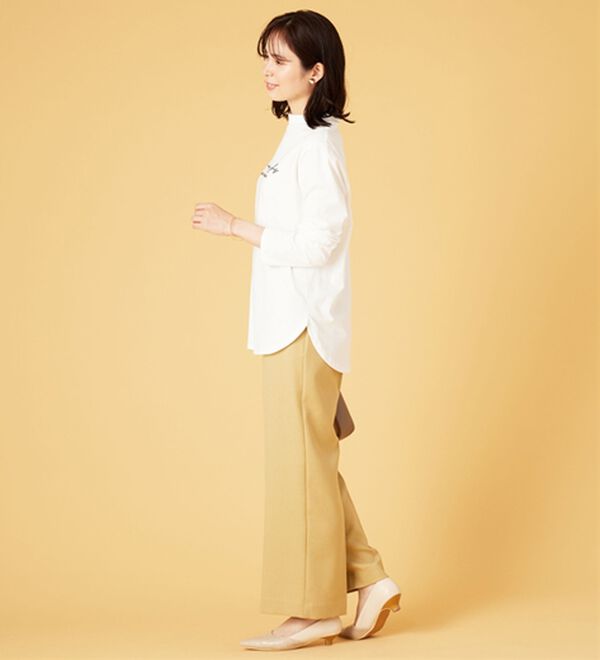 BELLUNA（ベルーナ）の「刺しゅうロゴ使いハイネックプルオーバー（カットソー）」｜詳細画像