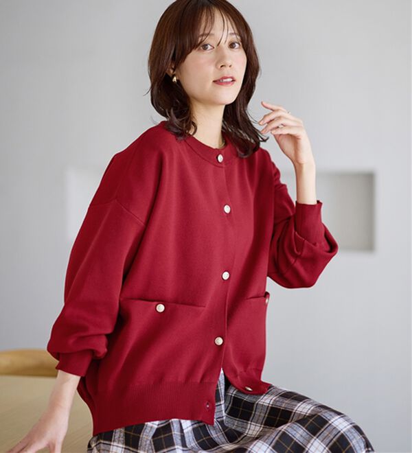 Viola e Viola（ヴィオラ エ ヴィオラ）の「むぎゅっと質感ゴールドボタンニットカーデ（ニットカーディガン）」｜詳細画像