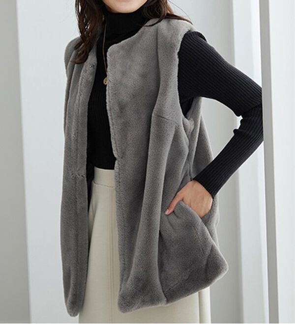 BELLUNA（ベルーナ）の「ホック付き！着映えるファーベスト（ベスト）」｜詳細画像