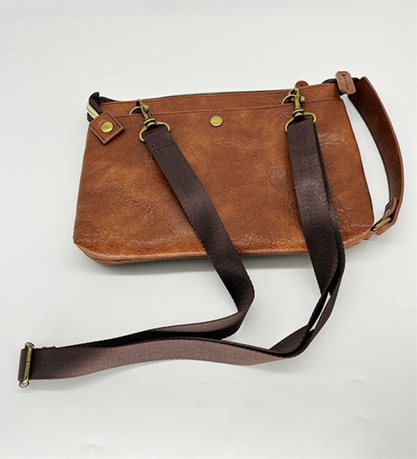 「＜ゴールデンベア＞多機能で便利なコンパクトショルダー（メンズショルダーバッグ）」｜詳細画像