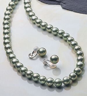 BELLUNA（ベルーナ）の「【２点セット】＜桂由美　監修＞着脱簡単シェルパール２点セット（ネックレス・ペンダント）」｜グレー