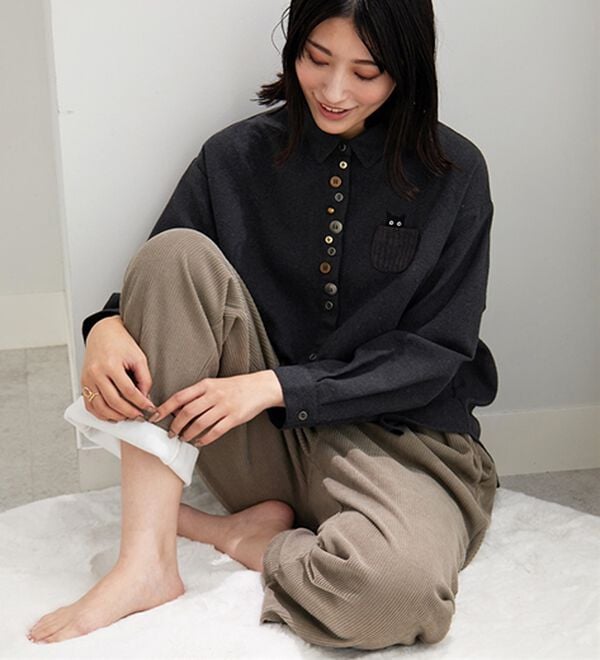 BELLUNA（ベルーナ）の「なめらか裏ベロアコーデュロイワイドパンツ（ワイドパンツ・ガウチョ）」｜詳細画像