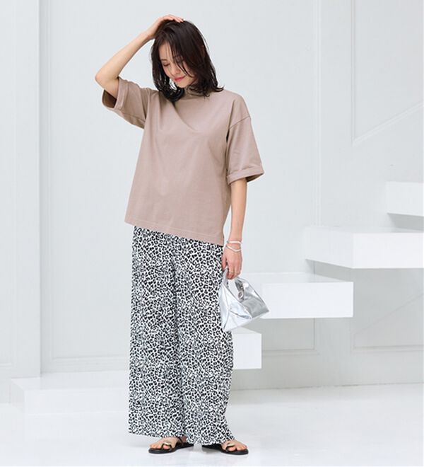 BELLUNA（ベルーナ）の「小顔見せ！ヒンヤリハイネックオーバーサイズＴシャツ（Tシャツ）」｜詳細画像