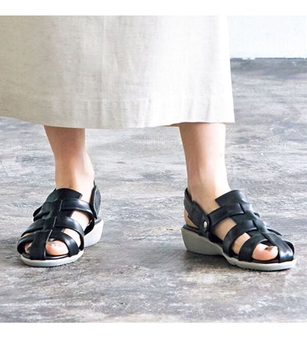 VINNO（ヴィノ）の「軽量・快適はき心地グルカサンダル（サンダル・ミュール）」｜ブラック