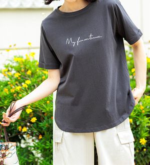 BELLUNA（ベルーナ）の「ヒンヤリ！着映えプリントプルオーバー（カットソー）」｜チャコール