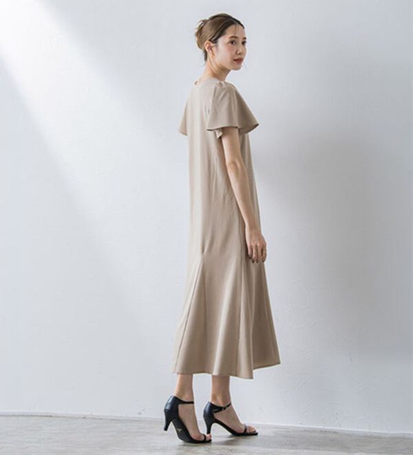 Pierrot（ピエロ）の「華奢見せフレア袖ワンピース（カットソーワンピース）」｜詳細画像