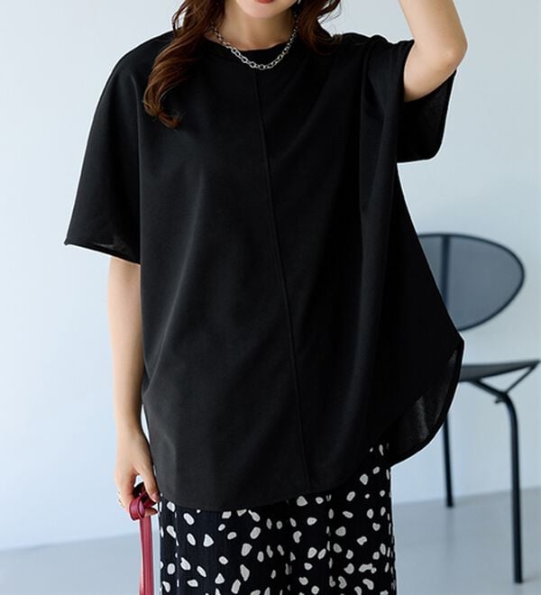 BELLUNA（ベルーナ）の「【接触冷感】Ｔシャツ感覚なのにきちんとブラウス見え！半袖プルオーバー（カットソー）」｜詳細画像