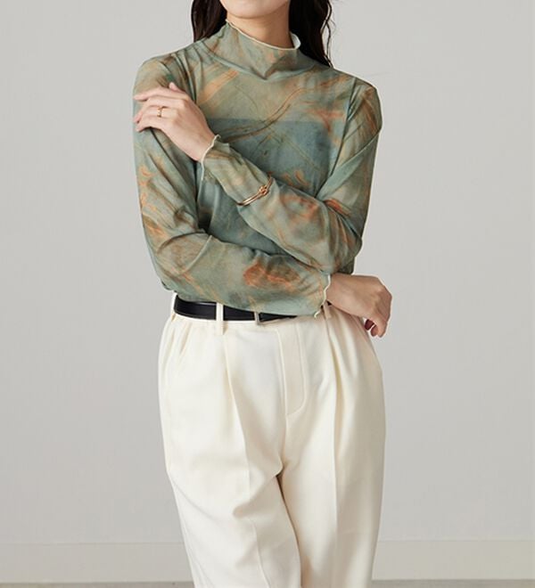 BELLUNA（ベルーナ）の「【重ね着インナー】シアー素材ハイネックインナープルオーバー（カットソー）」｜詳細画像