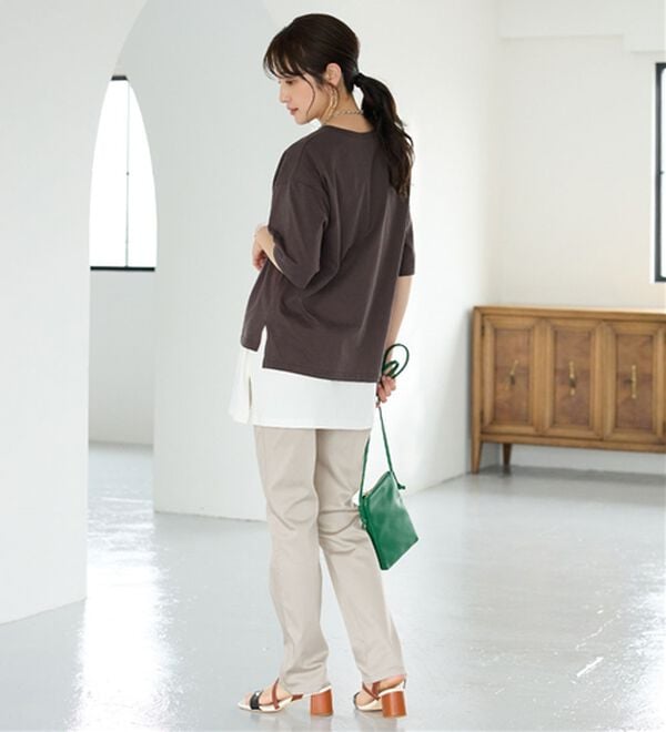 BELLUNA（ベルーナ）の「サラリ速乾！綿サテンストレッチカラーパンツ（フルレングスパンツ）」｜詳細画像