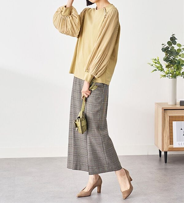 BELLUNA（ベルーナ）の「パール釦使い袖プリーツプルオーバー（カットソー）」｜詳細画像