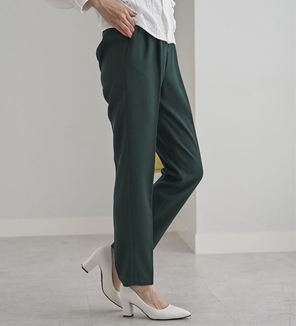 BELLUNA（ベルーナ）の「すっきり見えタックテーパードパンツ（フルレングスパンツ）」｜詳細画像