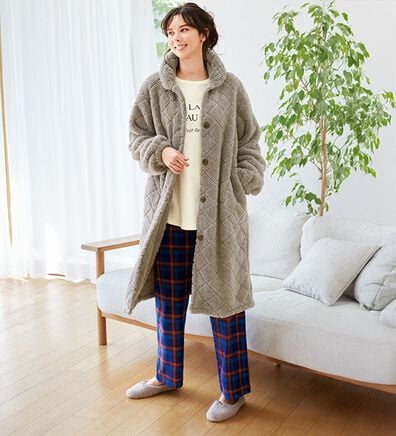 LAVIENNE（ラヴィエンヌ）の「もこもこダイヤフリースガウン（パジャマ・ルームウェア）」