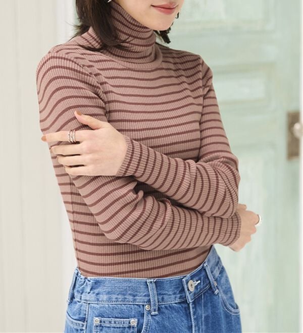 BELLUNA（ベルーナ）の「ハピネスコットン１００％&times;吸湿発熱リブタートルニット＜＆ｃｏｃｏｃｈｉ＞（ニット・セーター）」｜詳細画像