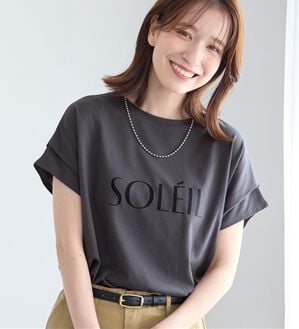 Viola e Viola（ヴィオラ エ ヴィオラ）の「脱普通！すっきり見え大人の上品Ｔシャツ（Tシャツ）」｜チャコールロゴ