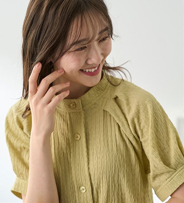 BELLUNA（ベルーナ）の「Ｔシャツみたいに着られるきれい見えブラウス（ブラウス）」｜詳細画像