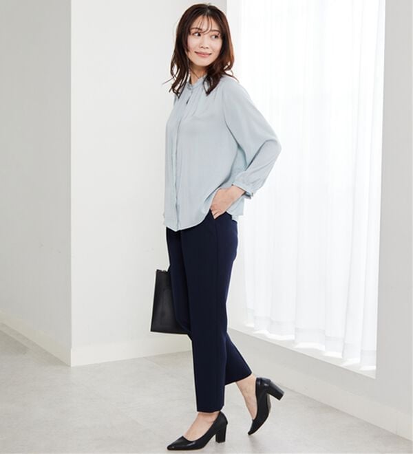 BELLUNA（ベルーナ）の「＜Ｃ／Ｓ＞サテン素材ギャザーデザインブラウス（ブラウス）」｜詳細画像