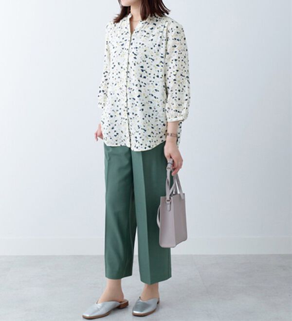 BELLUNA（ベルーナ）の「ギャザー使いレーヨンプリントブラウス（ブラウス）」｜詳細画像