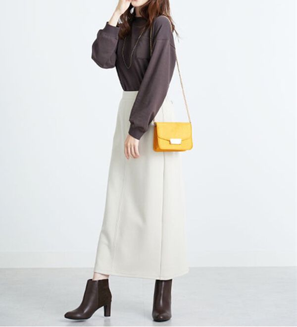 BELLUNA（ベルーナ）の「吸湿発熱ポンチ素材ポケット付プルオーバー（カットソー）」｜詳細画像