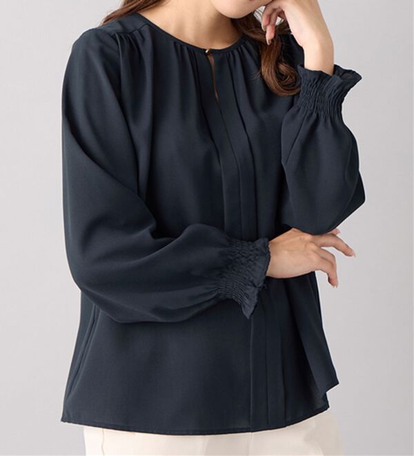 alotta（アロッタ）の「前後２ＷＡＹギャザーブラウス（ブラウス）」｜ネイビー