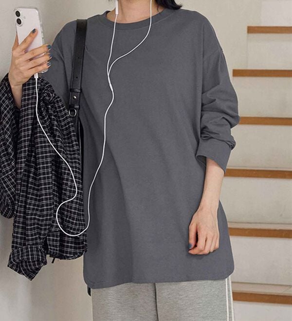 CHAN ME（チャンミ）の「綿１００％ラウンドヘムオーバーサイズＴシャツ（Tシャツ）」｜チャコール