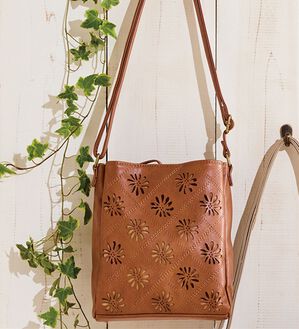 BELLUNA（ベルーナ）の「３層式カットワークミニショルダー（ショルダーバッグ）」｜キャメル