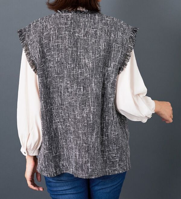 BELLUNA（ベルーナ）の「ツイード調パールボタンデザインベスト（ベスト）」｜詳細画像