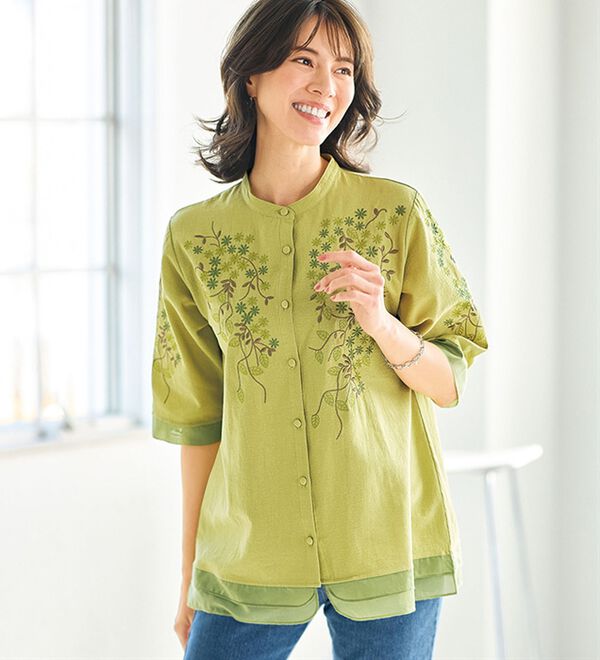 BELLUNA（ベルーナ）の「真夏に映えるシアー使い刺しゅうブラウス（ブラウス）」｜詳細画像