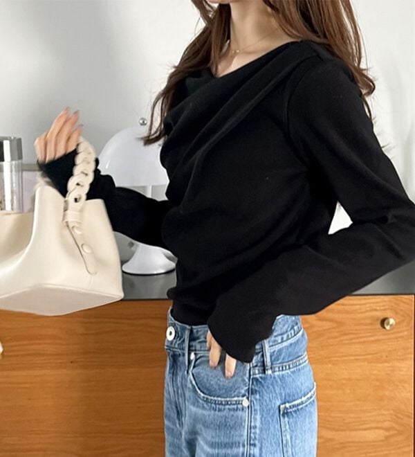 GeeRA（ジーラ）の「ドレープデザインカットソー（カットソー）」｜詳細画像