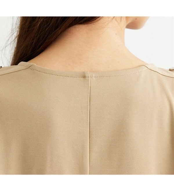 BELLUNA（ベルーナ）の「肩ボタンデザイン裾タックプルオーバー（カットソー）」｜詳細画像